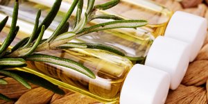 Arthrose cervicale : l-huile essentielle de romarin a camphre comme remede naturel