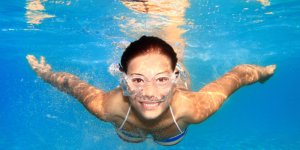 Lumbago sciatique : la natation peut-elle soulager ?
