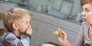 Enfant qui refuse de manger : attention aux carences