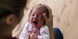 Œsophagite de bebe : les symptomes