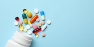 Vomissement : les 3 medicaments deconseilles apres 65 ans