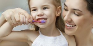 Brossage des dents : a quel age commencer ?