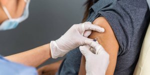 Coronavirus : qui doit faire une 4eme dose de vaccin ? 