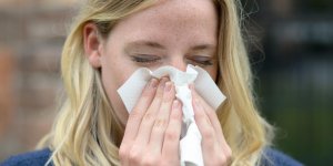 Rhume des foins : qu-est-ce que la rhinite allergique chronique ?