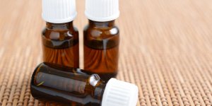 Rhume et aromatherapie : l-huile essentielle de ravintsara