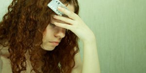 Migraine ophtalmique : la contraception hormonale en cause ?
