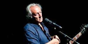 Didier Barbelivien bientot opere pour un polype des cordes vocales