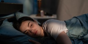 Anxiete nocturne : 9 techniques pour l’apaiser, selon une psychologue