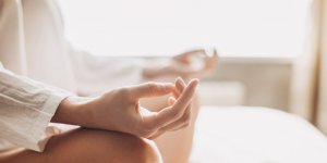 Yoga du sommeil : 6 postures faciles pour bien dormir !