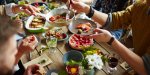 Déconfinement et repas de famille : comment se rassembler sans risque ?