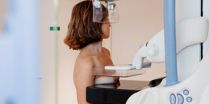 Cancer du sein : comment améliorer le dépistage après 50 ans ?