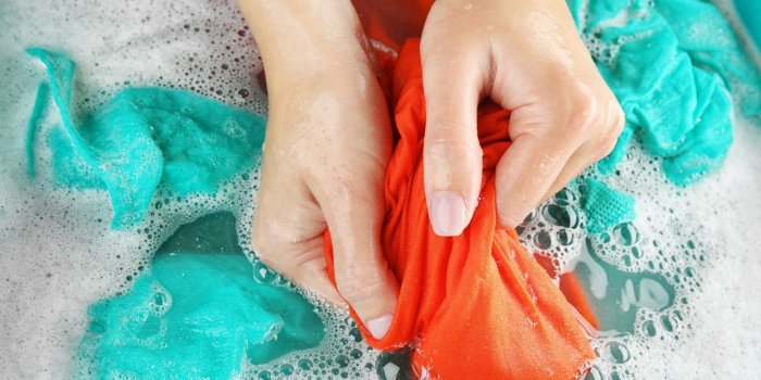 Lessive : comment bien laver vos vêtements à la main 