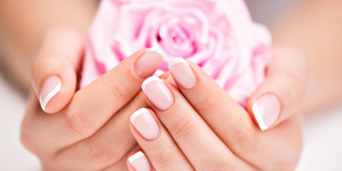 5 infusions pour fortifier les ongles