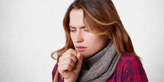 Pneumonie sans fièvre : est-ce possible ?