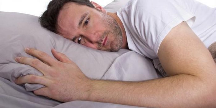 Mal dormir multiplie par 4 le risque d’AVC