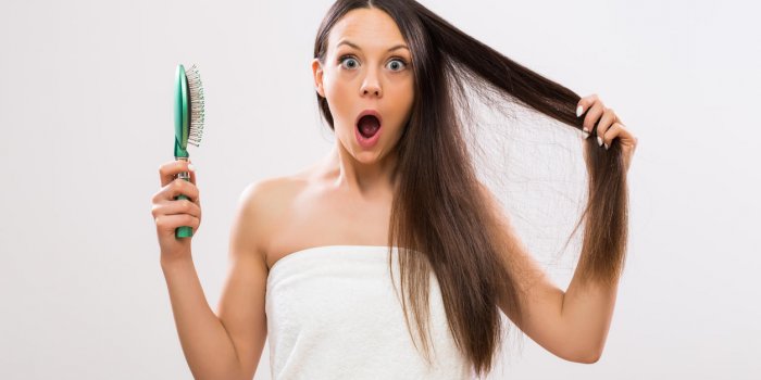 Chute de cheveux : 7 causes que vous ne soupçonnez pas