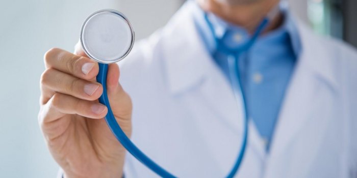 Ce faux infirmier a abusé de centaines de patients dans la région de Québec