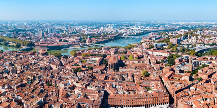 toulouse aerial panoramic view toulouse is the capital of haute garonne department and occitanie region in france