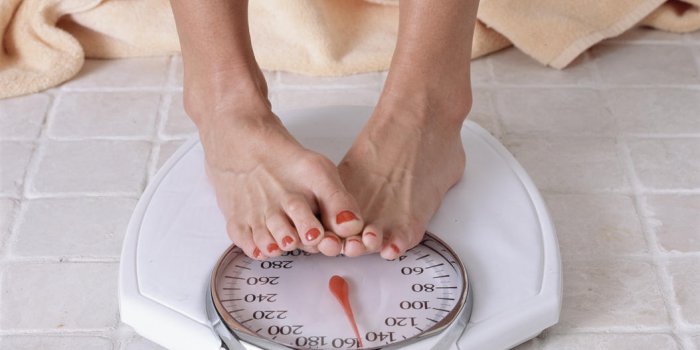 Pourquoi les personnes qui se pèsent tous les jours perdent plus de poids 