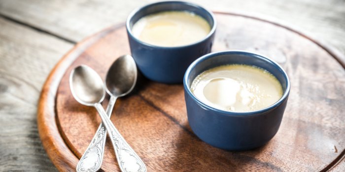 creme caramel in the pots