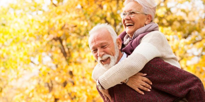 Hormone de l’amour : les personnes âgées en libèrent plus que les jeunes