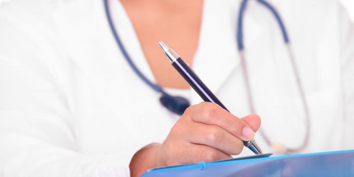 Faux infirmiers : six cliniques pointées du doigt