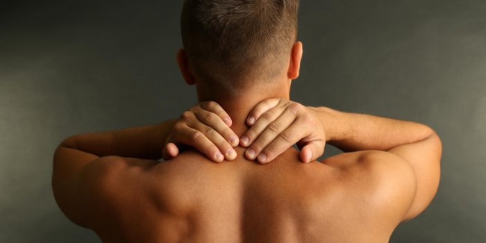 Douleurs au cou : 2 techniques qui les réduisent de 30%
