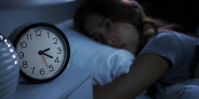 Sommeil : se réveiller à cette heure la nuit serait lié à un problème au foie
