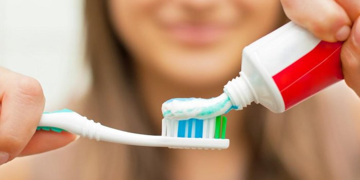 Des matières fécales sur votre brosse à dents