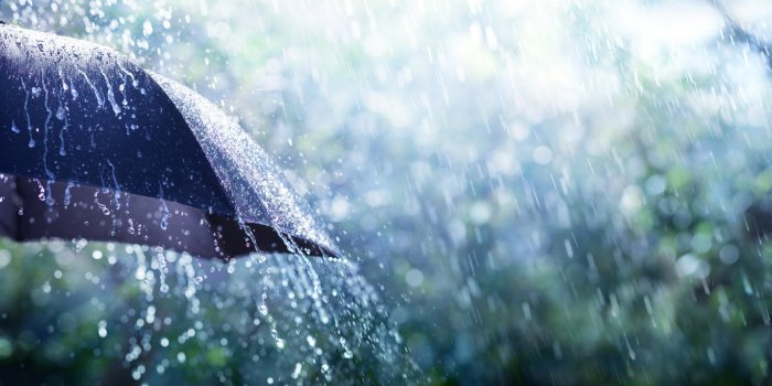 Covid-19 : la pluie peut-elle le transmettre ?