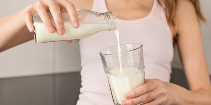 Pour perdre du poids, des experts recommandent d’éviter ces deux types de lait