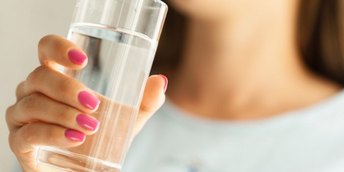 Boire beaucoup d'eau aide-t-il à perdre du poids ? 