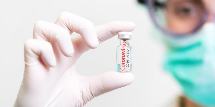 Covid-19 : le vaccin d'Oxford pourrait être déployé juste après Noël