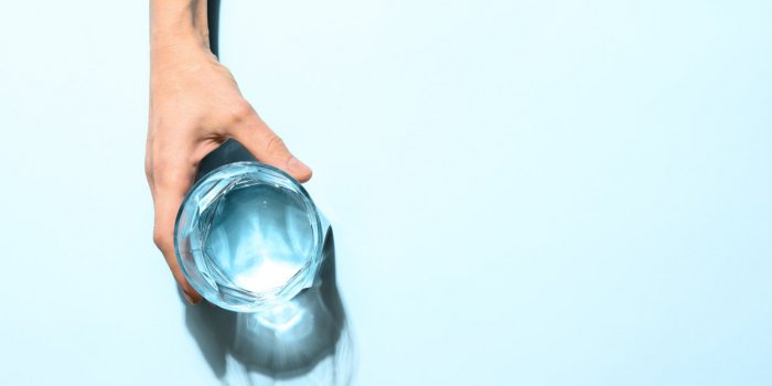 Constipation, ballonnements... 8 eaux qui aident a digerer selon une nutritionniste