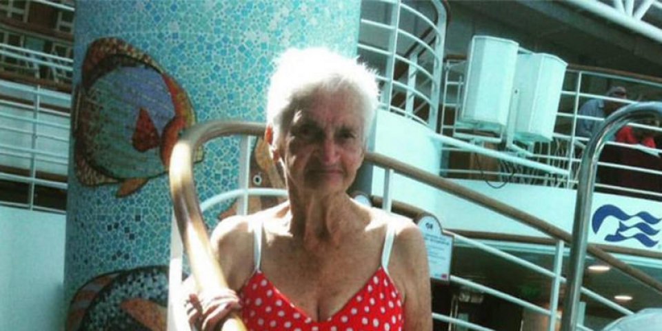 A 90 ans, elle pose en bikini et fait le buzz (photo dans l'article)