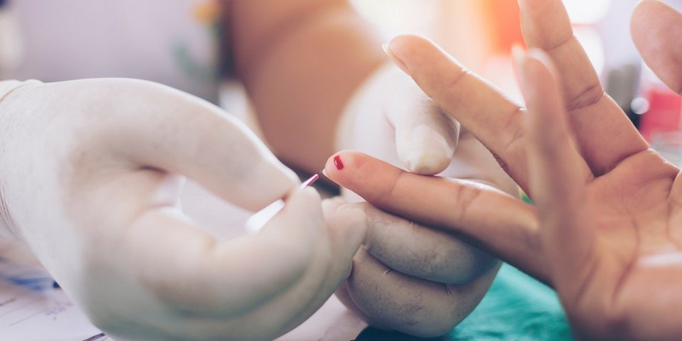 Covid-19 : ce test sanguin révèle votre risque de réinfection 