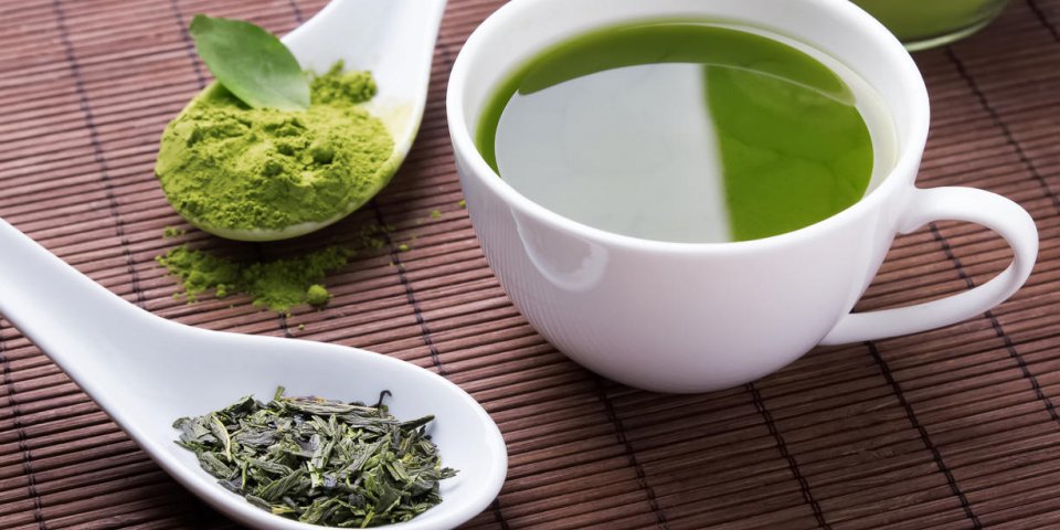 Obésité : boire du thé vert aiderait à réduire les risques