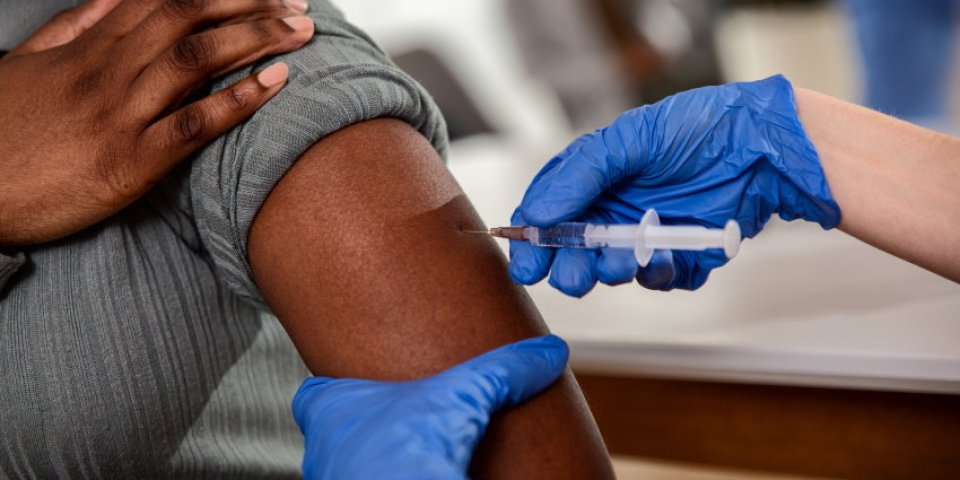 Covid-19 : un risque d'infection après la deuxième dose de vaccin Pfizer