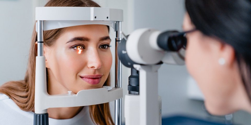 Alzheimer : un test oculaire pour la détecter avant les symptômes ? 