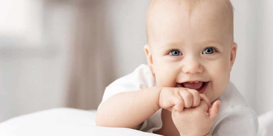 Aphtes chez le bébé : quels sont les traitements adaptés à un nourrisson ?