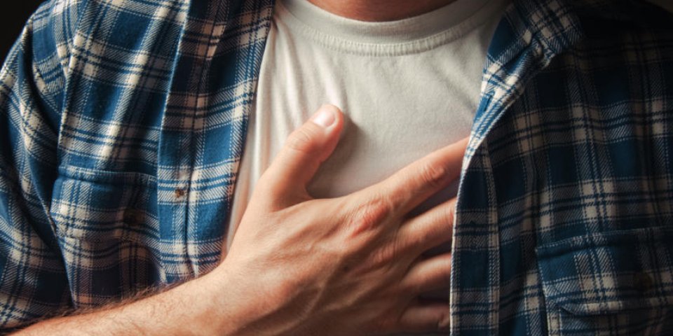 Douleur thoracique : 3 signes qu’il ne s’agit pas d’une crise cardiaque 