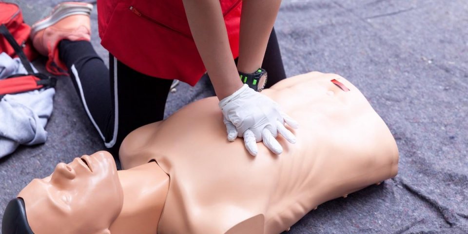 cardiopulmonary resuscitation - cpr first aid training detail heart massage