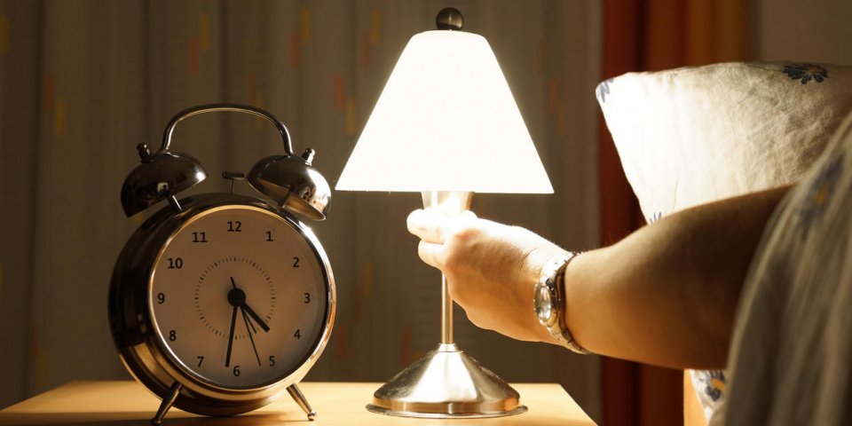 Dormir avec la lumière : bonne ou mauvaise idée ?