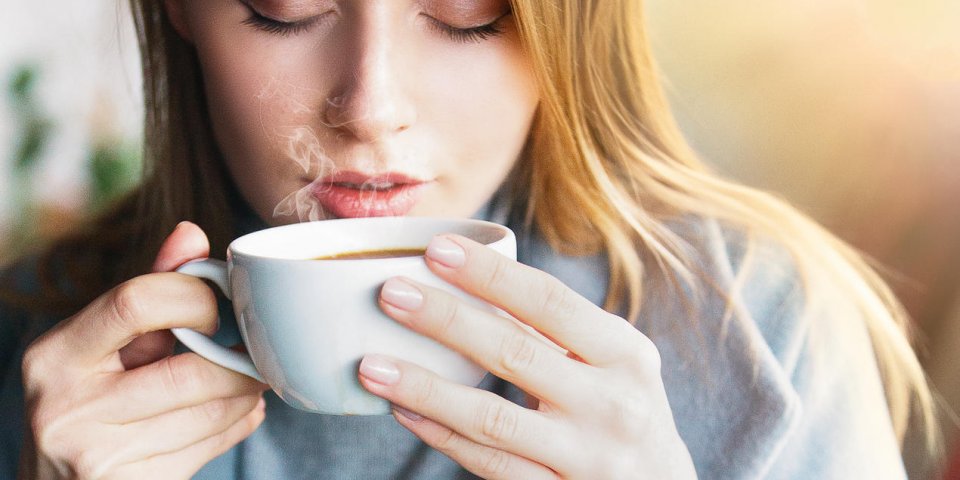 Cancer de l'œsophage : boire du thé à plus de 60°C augmente les risques de 90%