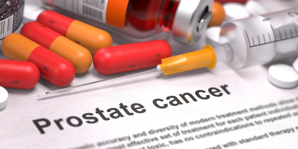 rapport médical de diagnostic de cancer de prostate avec la composition des pilules rouges, des injections et de la mise...