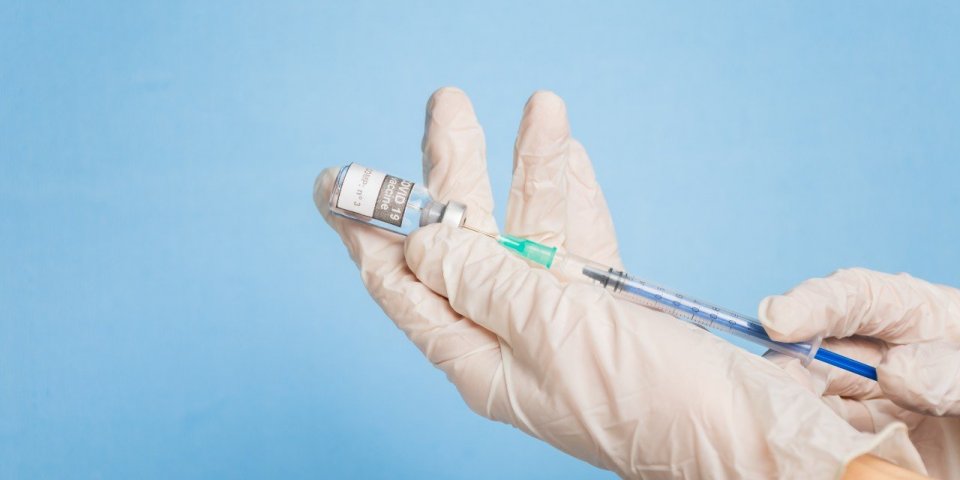 3e dose du vaccin Covid : à quels effets secondaires s'attendre ?