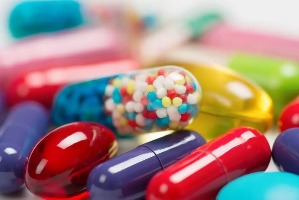 pilules isolés sur fond blanc