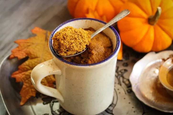 pumpkin spice latte microwave mug cake fall dessert