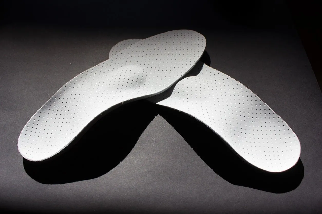 paire de semelles médicales en mousse plastique