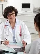 jeune mère en chirurgie obstétricale